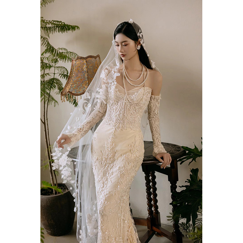 蕾丝花瓣新娘头纱衣纱夫人高端图片