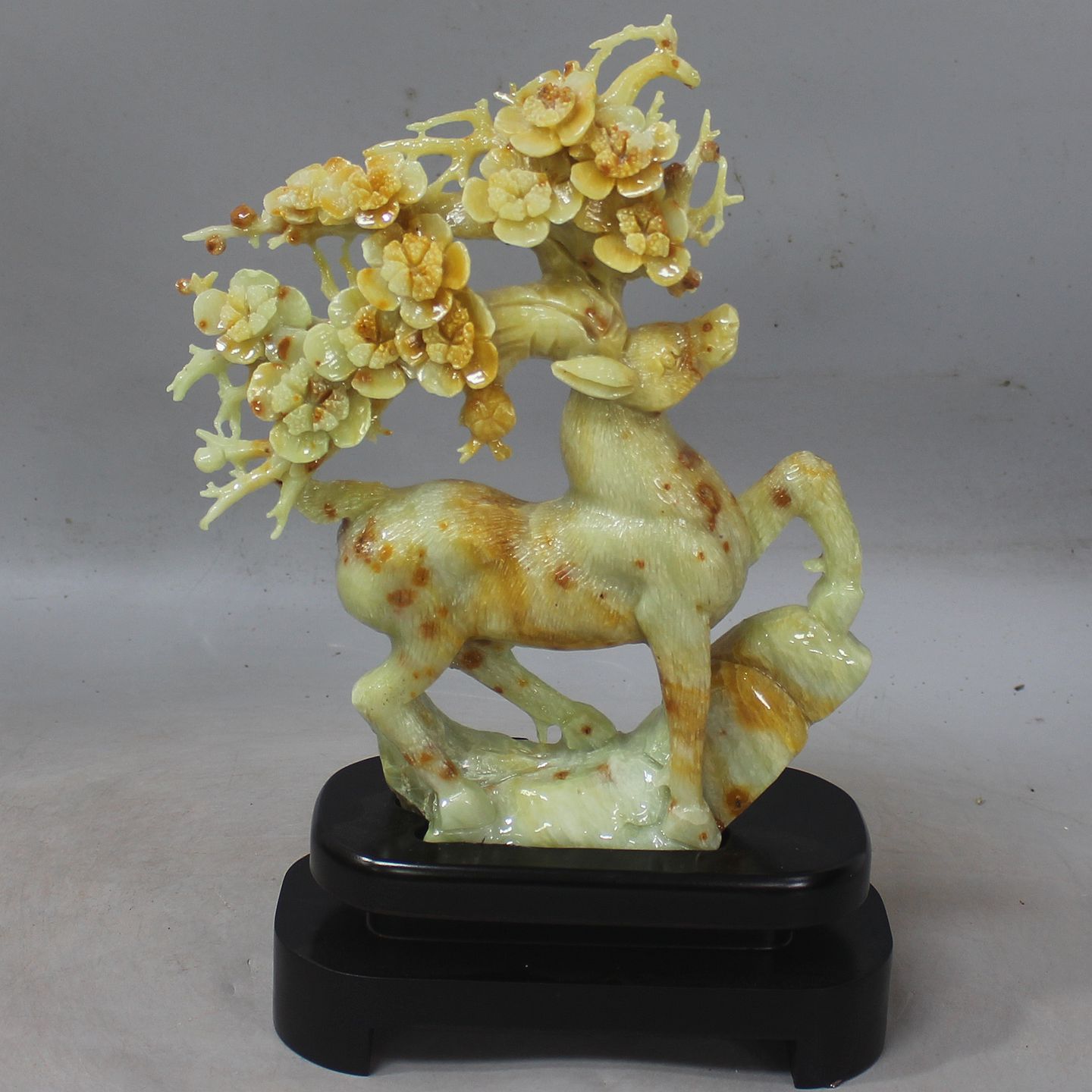 天然玉石摆件岫玉小鹿摆件岫岩玉梅花鹿玉石路路通摆件鹿原石雕刻