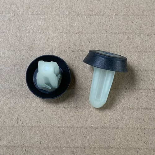 路虎后轮护盖B柱卡扣高质量