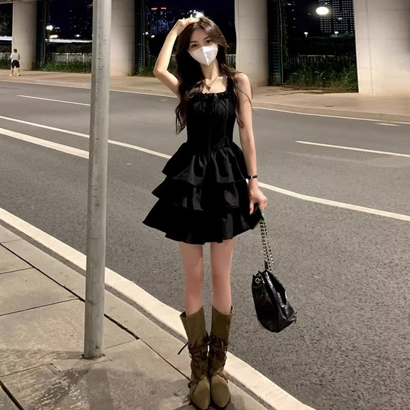 法式黑色吊带连衣裙女2025新款小个子高级感赫本风公主蓬蓬裙夏季