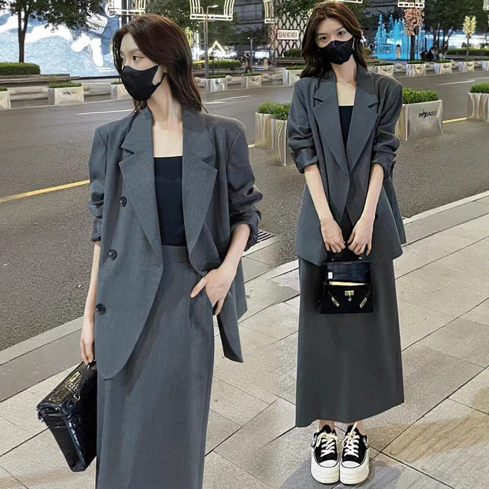 赫本风时尚西装套装女士设计感外套秋季新款半身裙西服显瘦两件套