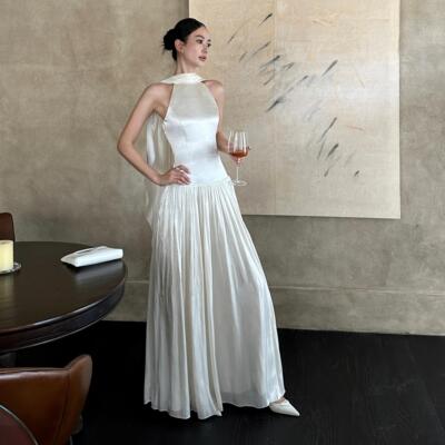 VENUIE法式挂颈洋装长版