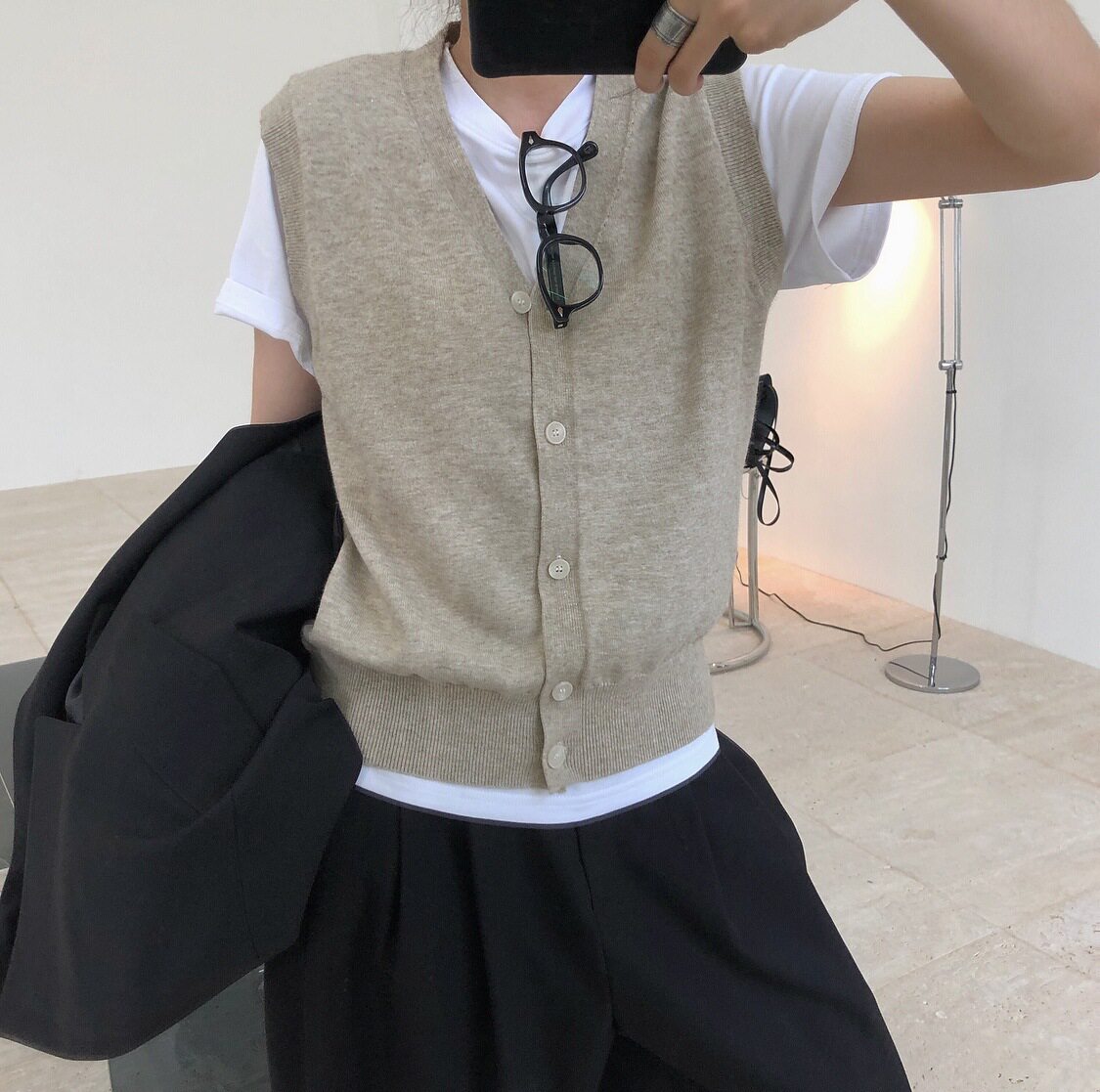 有乐春季新韩ins简约时髦V领针织马甲开衫休闲宽松显瘦无袖背心