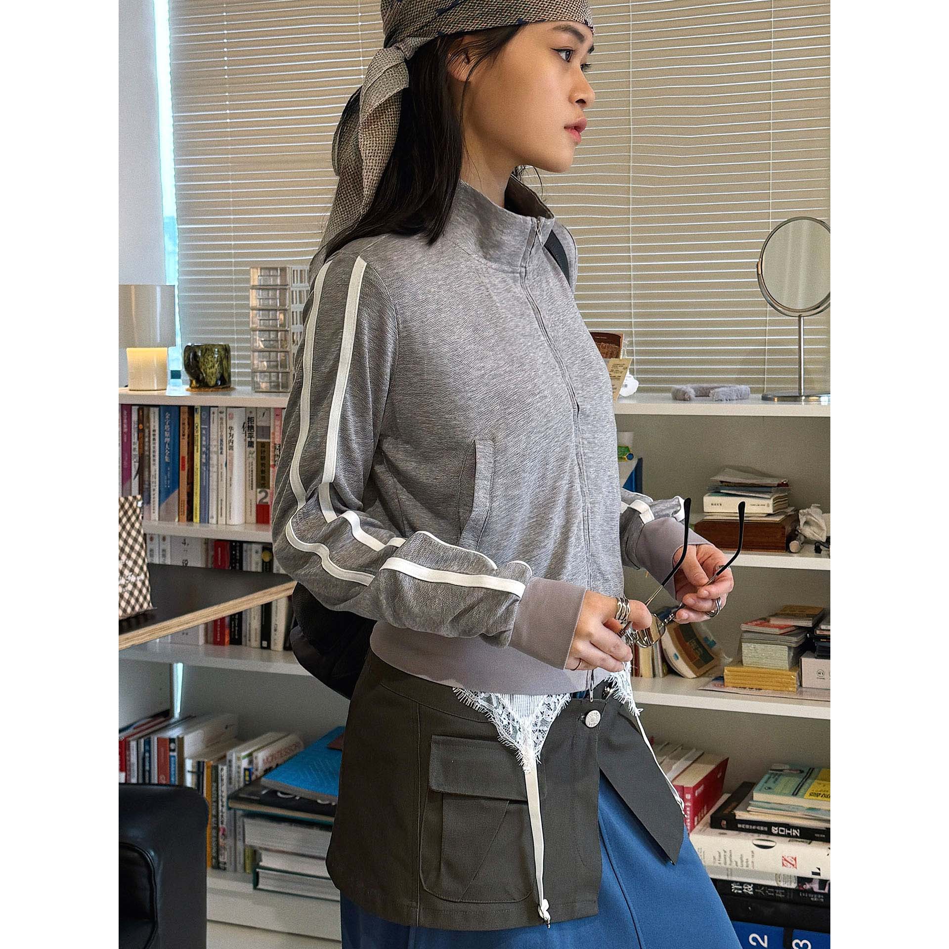 有乐夏季新款美式街头风立领拉链撞色长袖羊毛卫衣修身显瘦上衣女