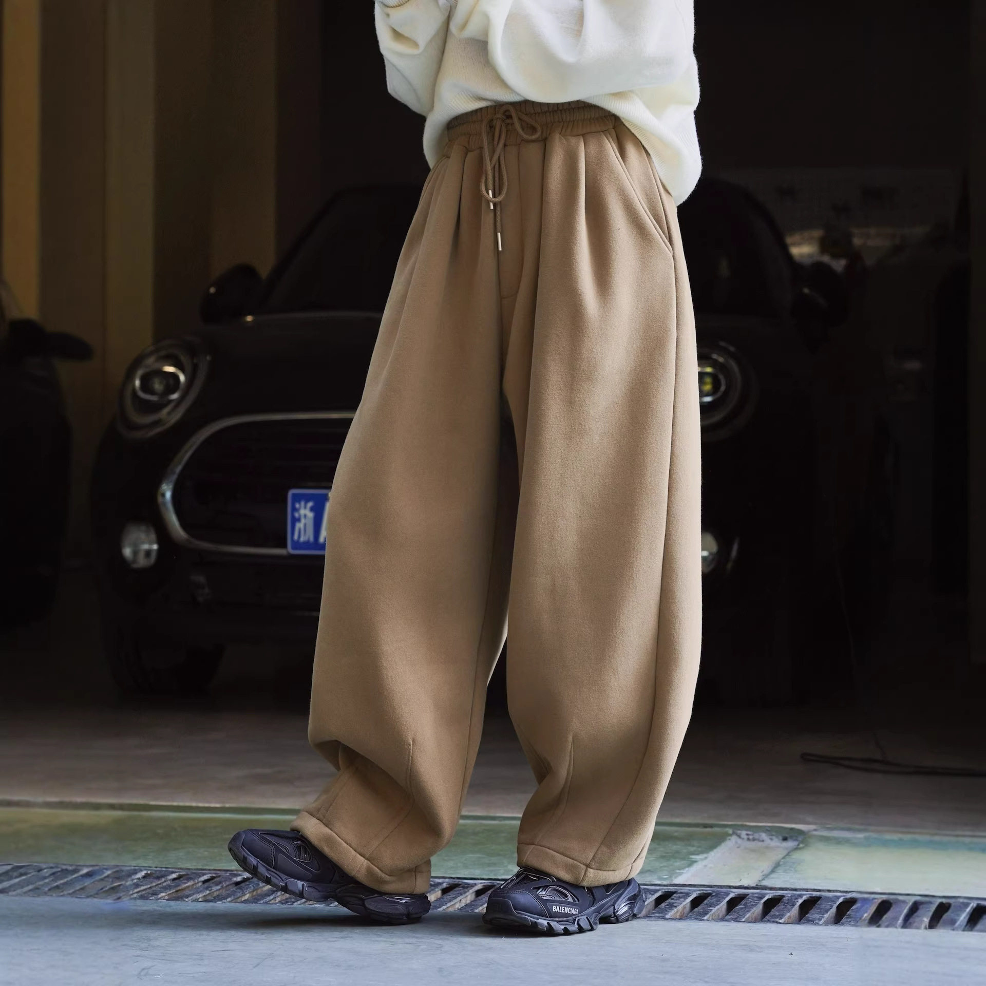 有乐冬季新款韩版休闲松紧腰解构设计卫裤宽松廓形加绒温暖裤子女
