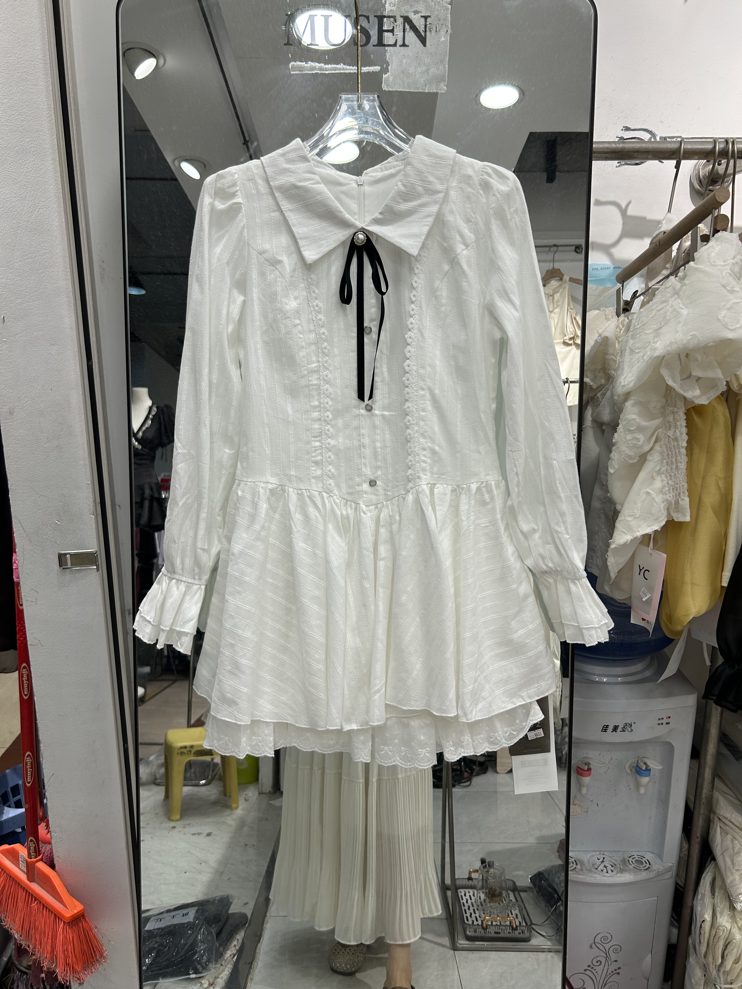 2025新品法式甜美学院风初恋小白裙收腰连衣裙夏季新款时尚灯笼袖