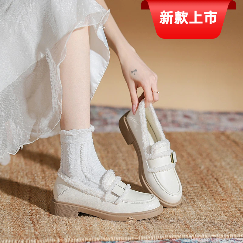 冬天配裙子的鞋平底小皮鞋豆豆鞋