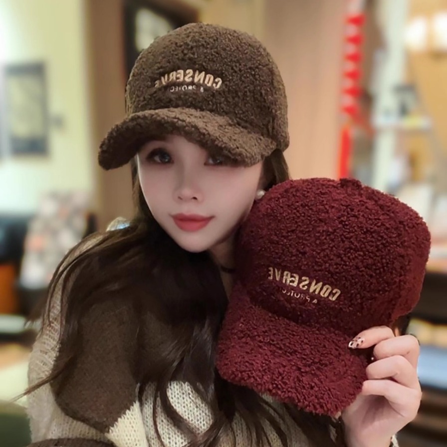 2025新款刺绣字母羊羔绒棒球帽冬