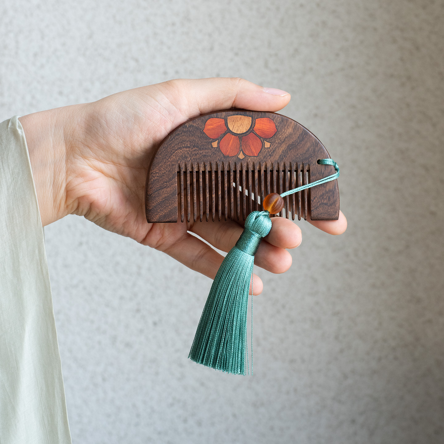 响堂山|檀木梳子小巧便携随身新中式古风手工国风木质女定制刻字