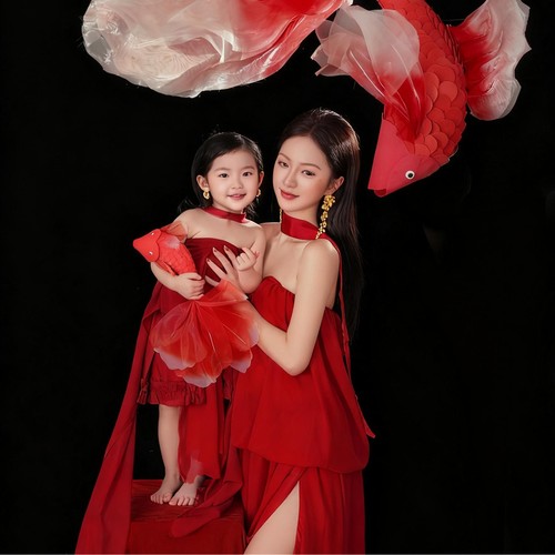 锦鲤亲子装红色抹胸长裙