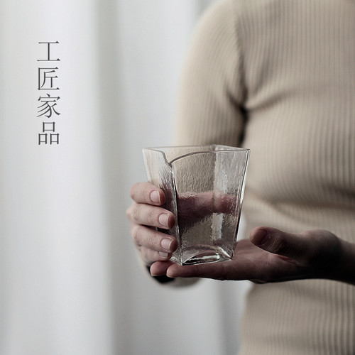 工匠家品玻璃锤纹四方公道杯