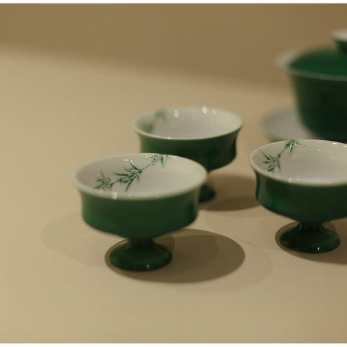 |竹叶绿|传统中国色系列茶具 高足小茶杯 釉下手绘内彩 竹子绿色