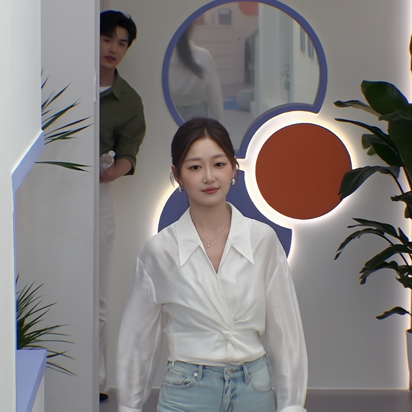 心动的信号吴星颖同款法式轻奢感衬衣米白色高端缎面长袖衬衫女春