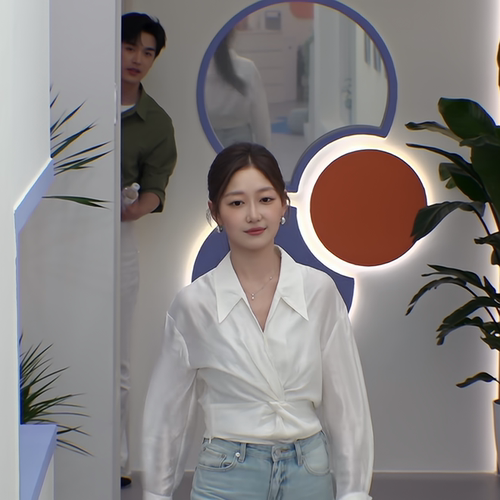 心动的信号吴星颖同款法式轻奢感衬衣米白色高端缎面长袖衬衫女春