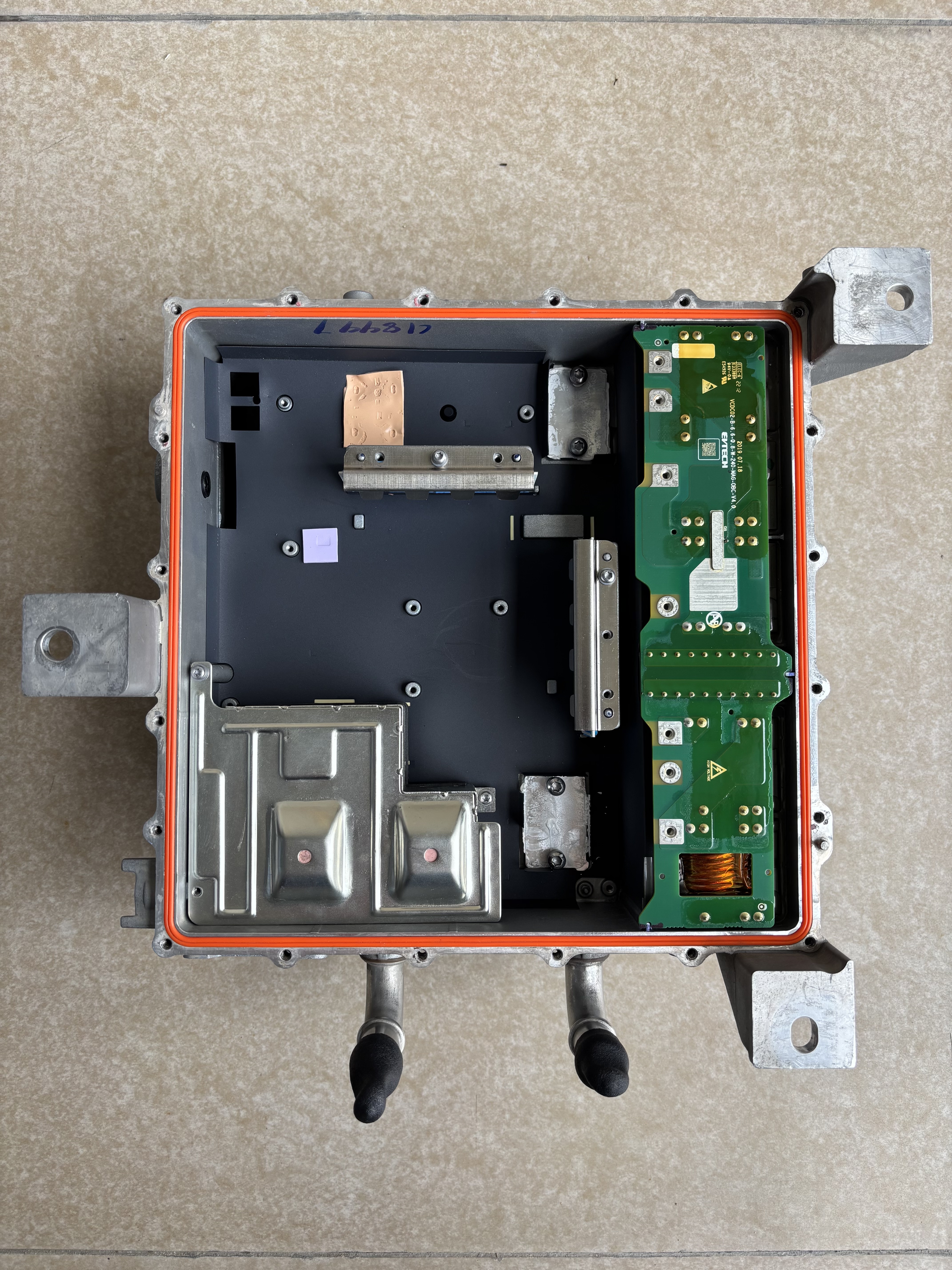 适用于东风EX1pro风光充电机外壳