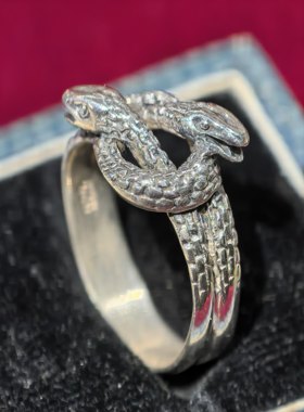 925纯银中古双蛇戒指，手工浮雕鳞纹细节拉满，双蛇交缠立体造型