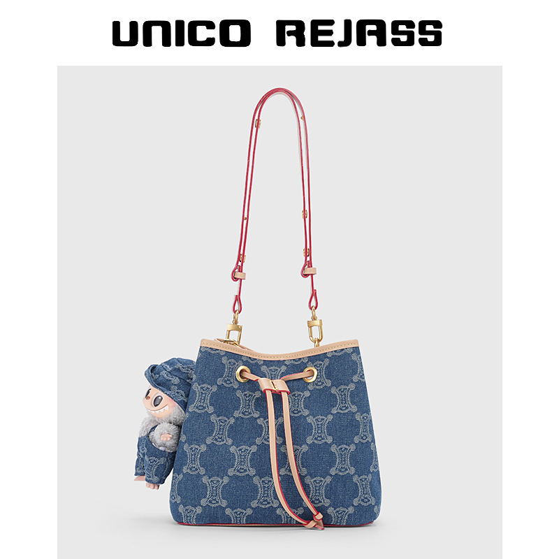 包包女包2025秋冬新款经典复古老花牛仔印花洋气抽绳单肩水桶包