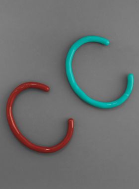 AP洛*家复古风情开口手镯 夏季新款简约气质时尚高级感涂釉细手镯