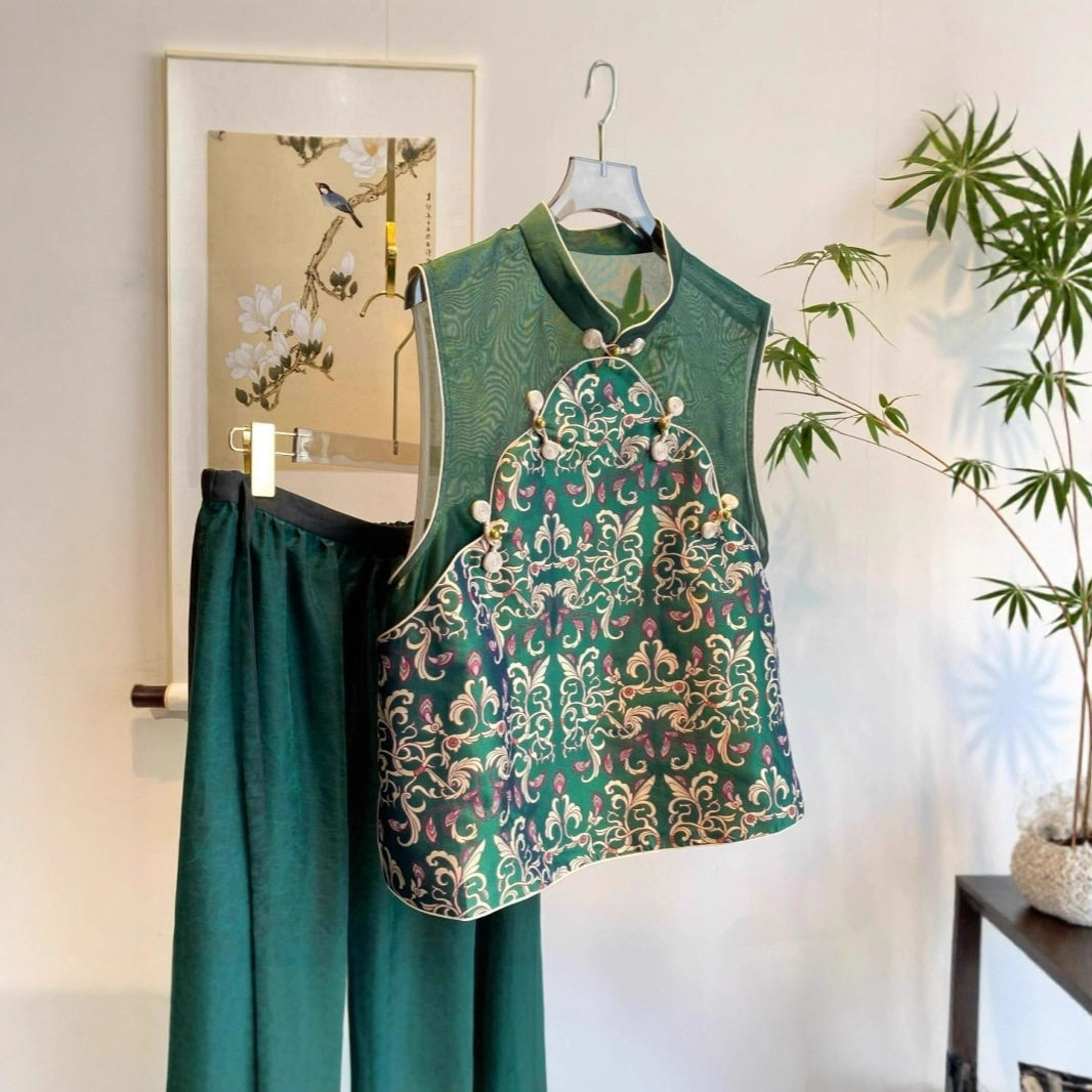 高端国风时尚新中式立领马甲女2025夏季超火款复古盘扣绝美上衣潮