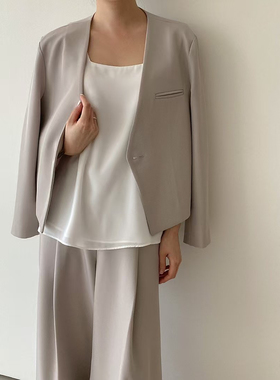 Neutra韩国东大门代购2025春夏新款深V领气质小西装可配套