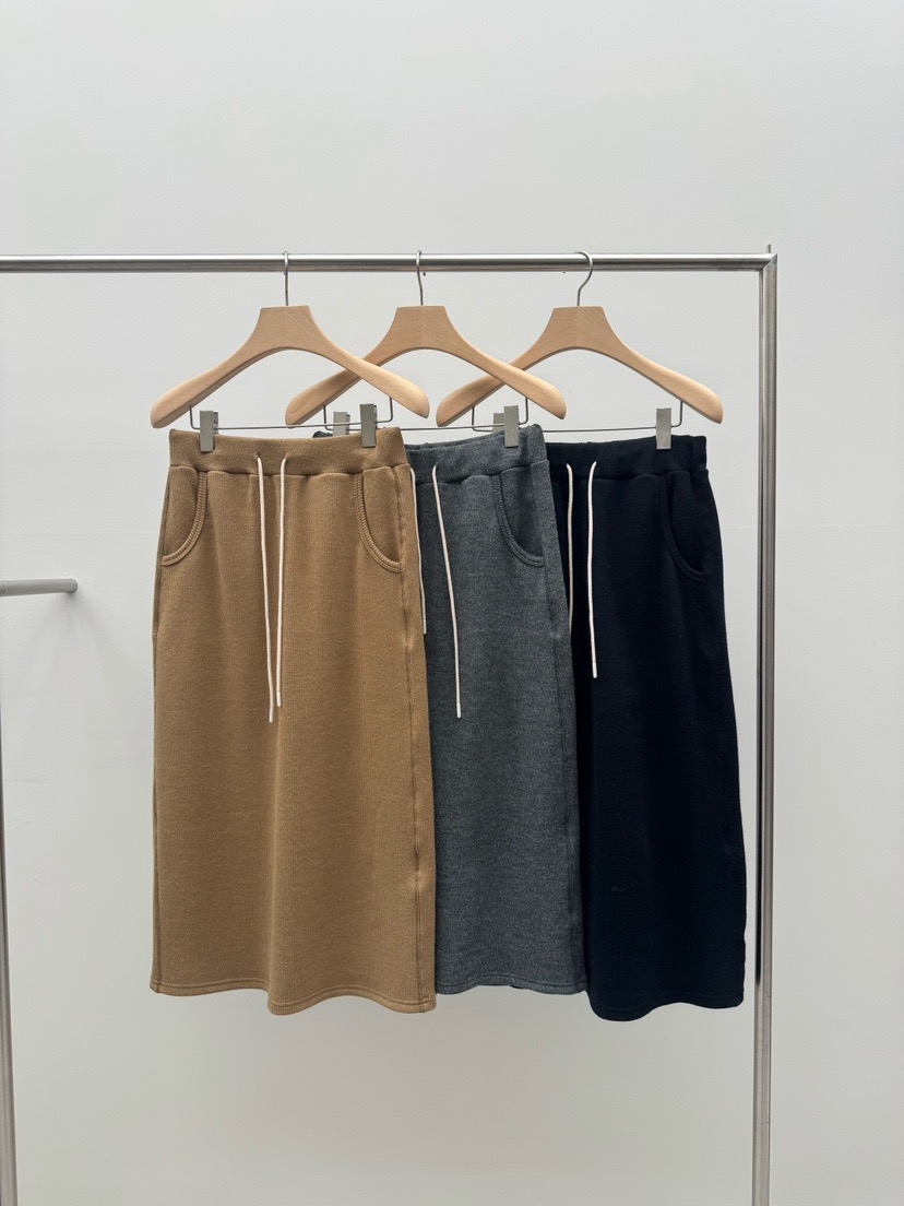 韩国东大门2025冬新款Legacy bone时尚百搭松紧腰抽绳条绒半身裙