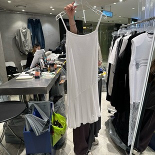 韩国东大门2026春季新品hertz时尚百搭吊带连衣裙