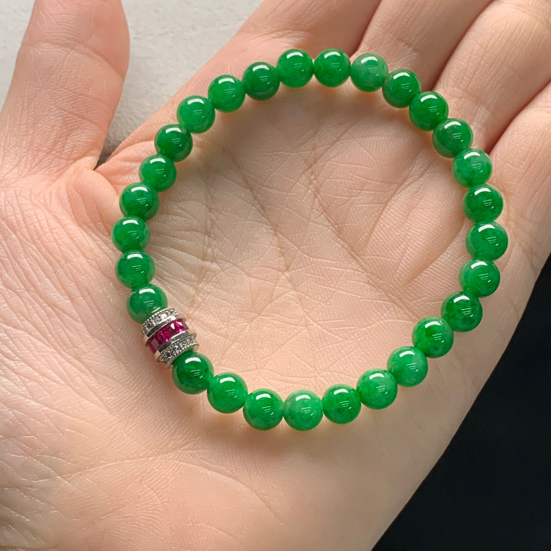 天然A货缅甸翡翠 手串 尺寸 : 5.7 / 5.9 28颗