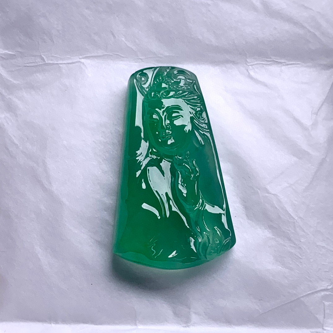 天然A货缅甸翡翠 观音 尺寸 : 36.4-20.7-6.7