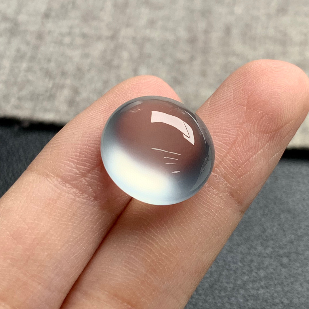 天然A货缅甸翡翠 蛋面 尺寸 : 15-13.9-8