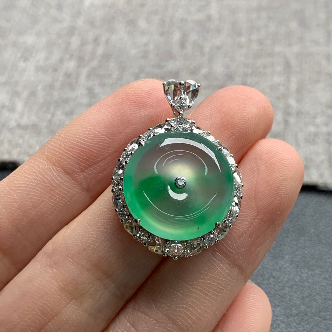 天然A货缅甸翡翠 平安扣 整体 : 28.2-20.4-7.6 裸石 : 16.8-2.5