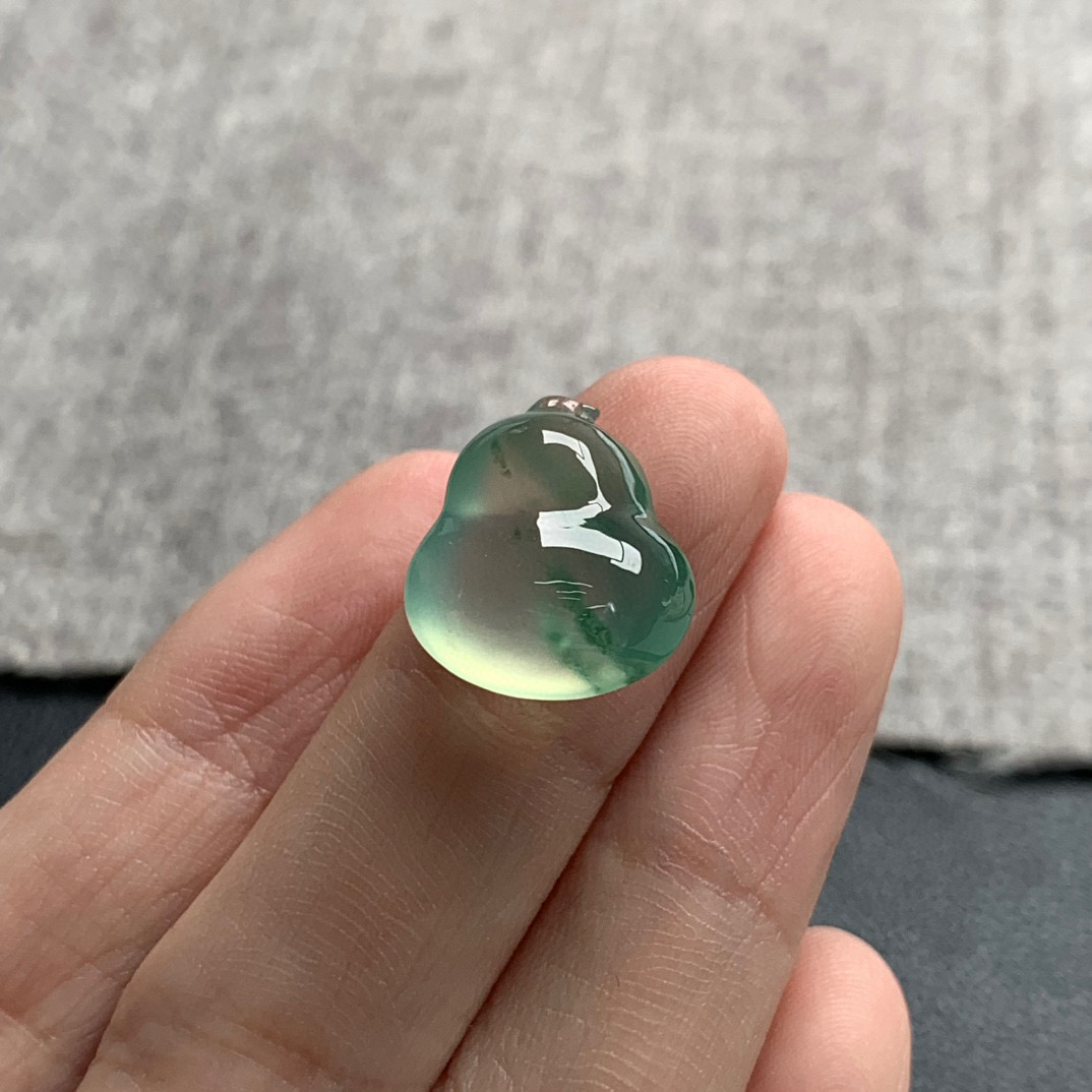 天然A货缅甸翡翠 貔貅 尺寸 : 15.1-13.9-8.4