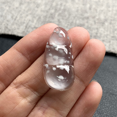 天然A货缅甸翡翠 雪花棉福豆 尺寸 : 30.2-14.2-4.6