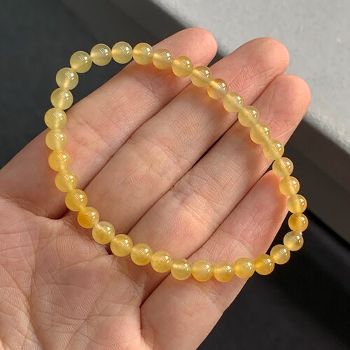 天然A货缅甸翡翠 黄翡手串 尺寸 : 4.3 / 5 35颗