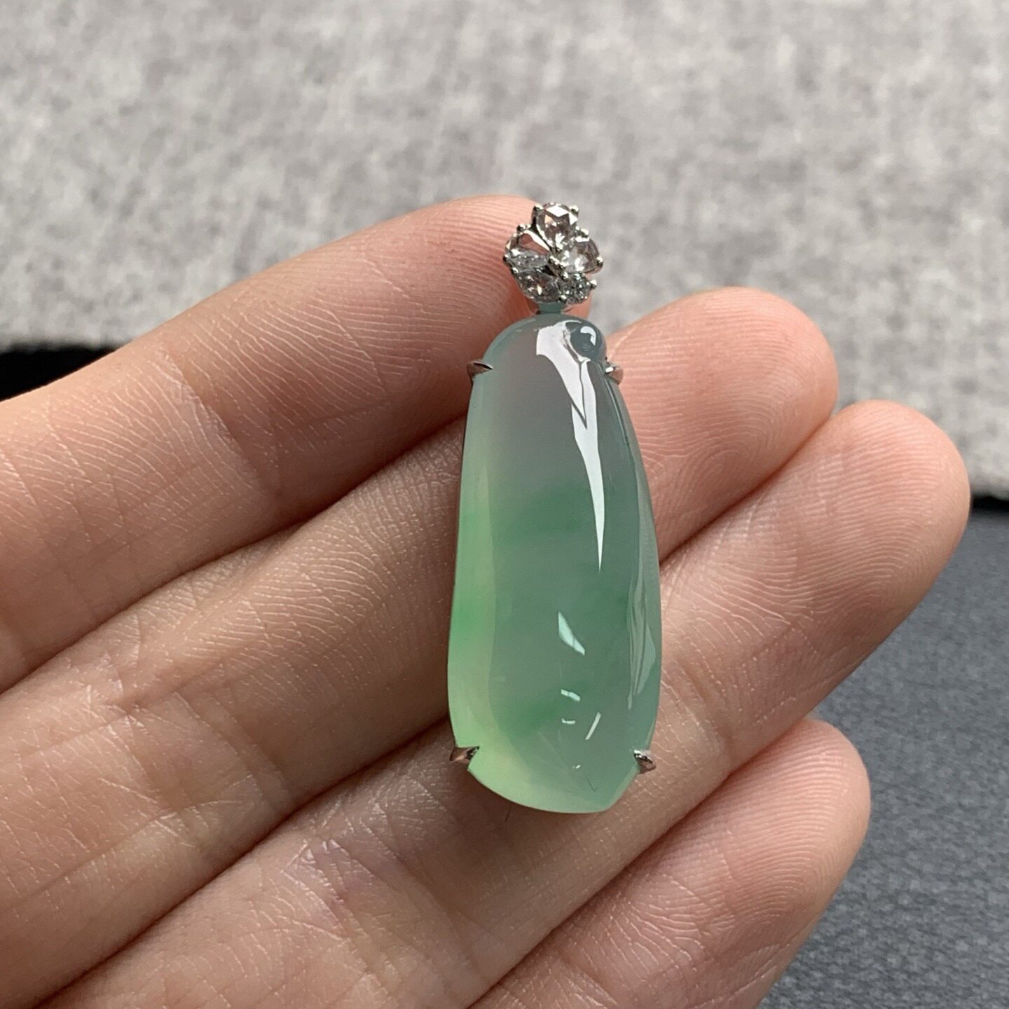 天然A货缅甸翡翠 福瓜吊坠 整体32.9-11.3-6.8 裸石26.6-11.3-5