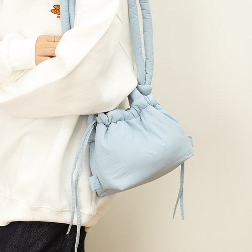 充棉尼龙单肩斜挎包轻便抽绳背包