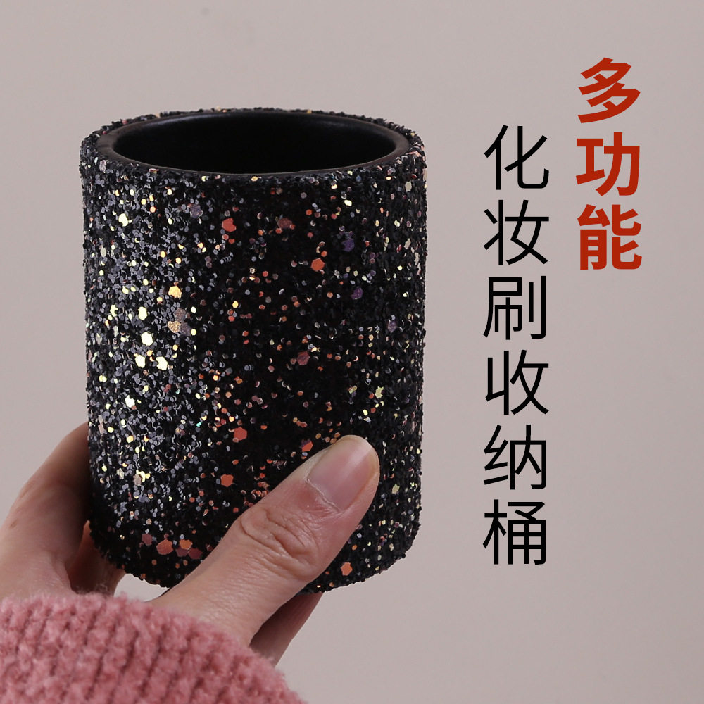 化妆刷眉笔收纳筒桌面防尘图片