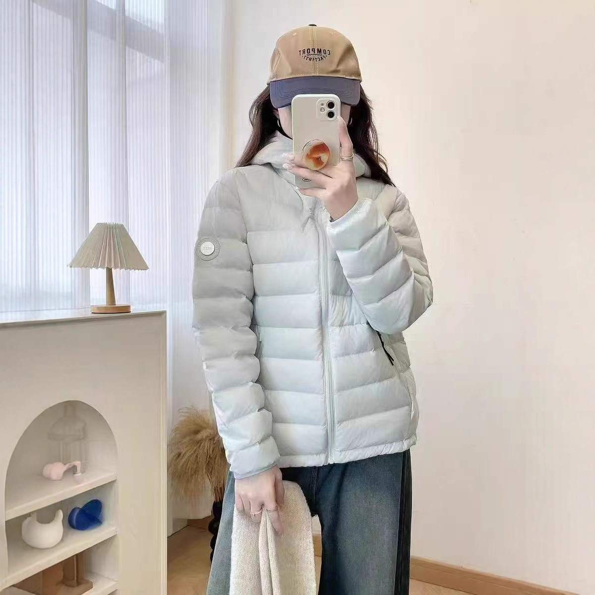 白色排骨羽绒服女短款轻薄90绒白鸭绒连帽秋冬季新款休闲情侣潮牌
