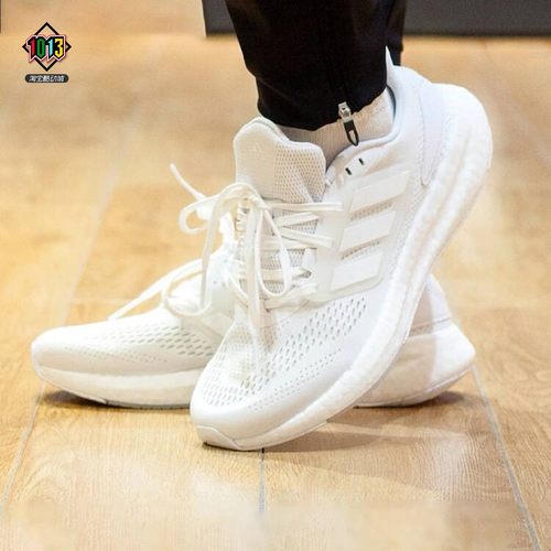 阿迪达斯boost男透气舒适运动鞋
