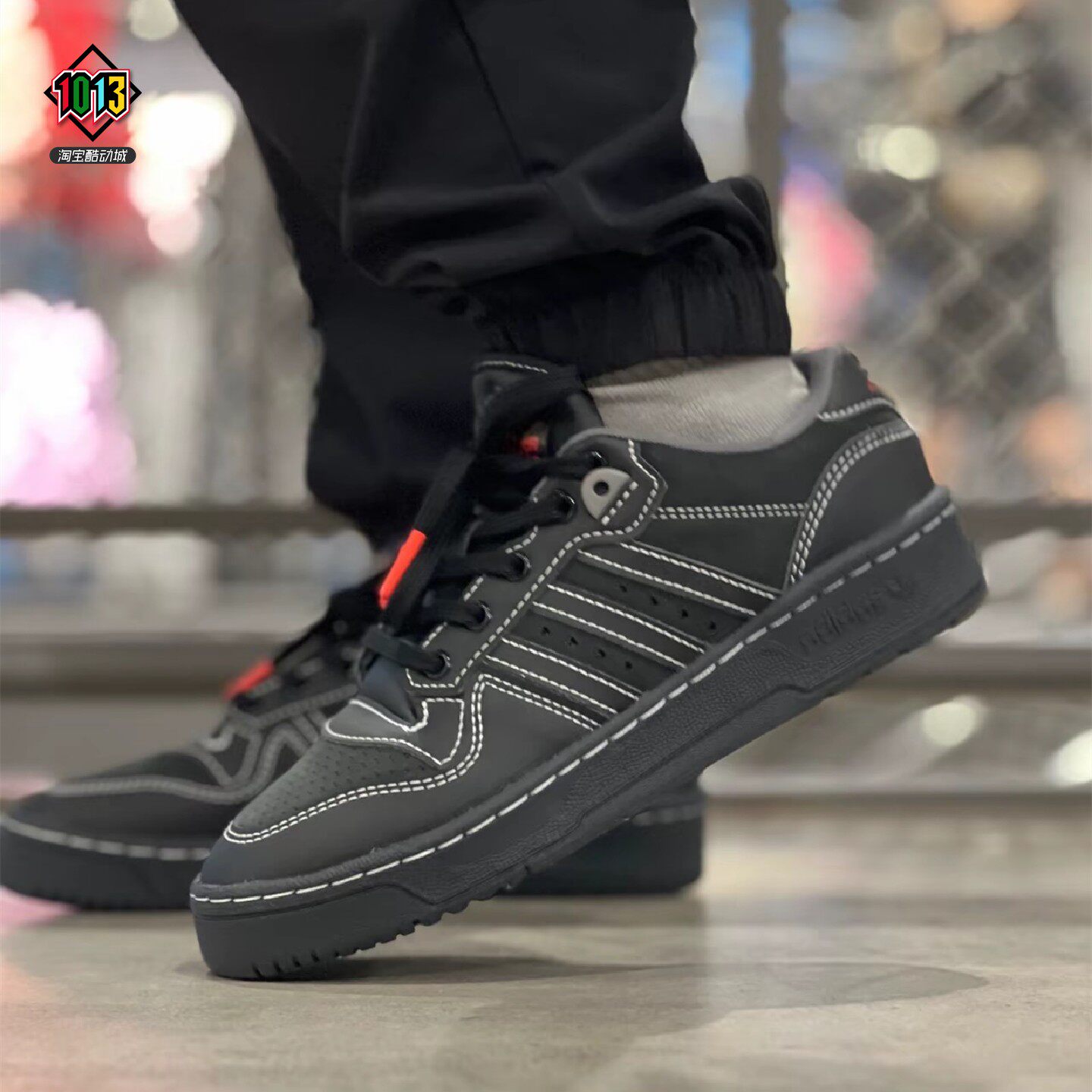 阿迪达斯女款复古休闲运动板鞋