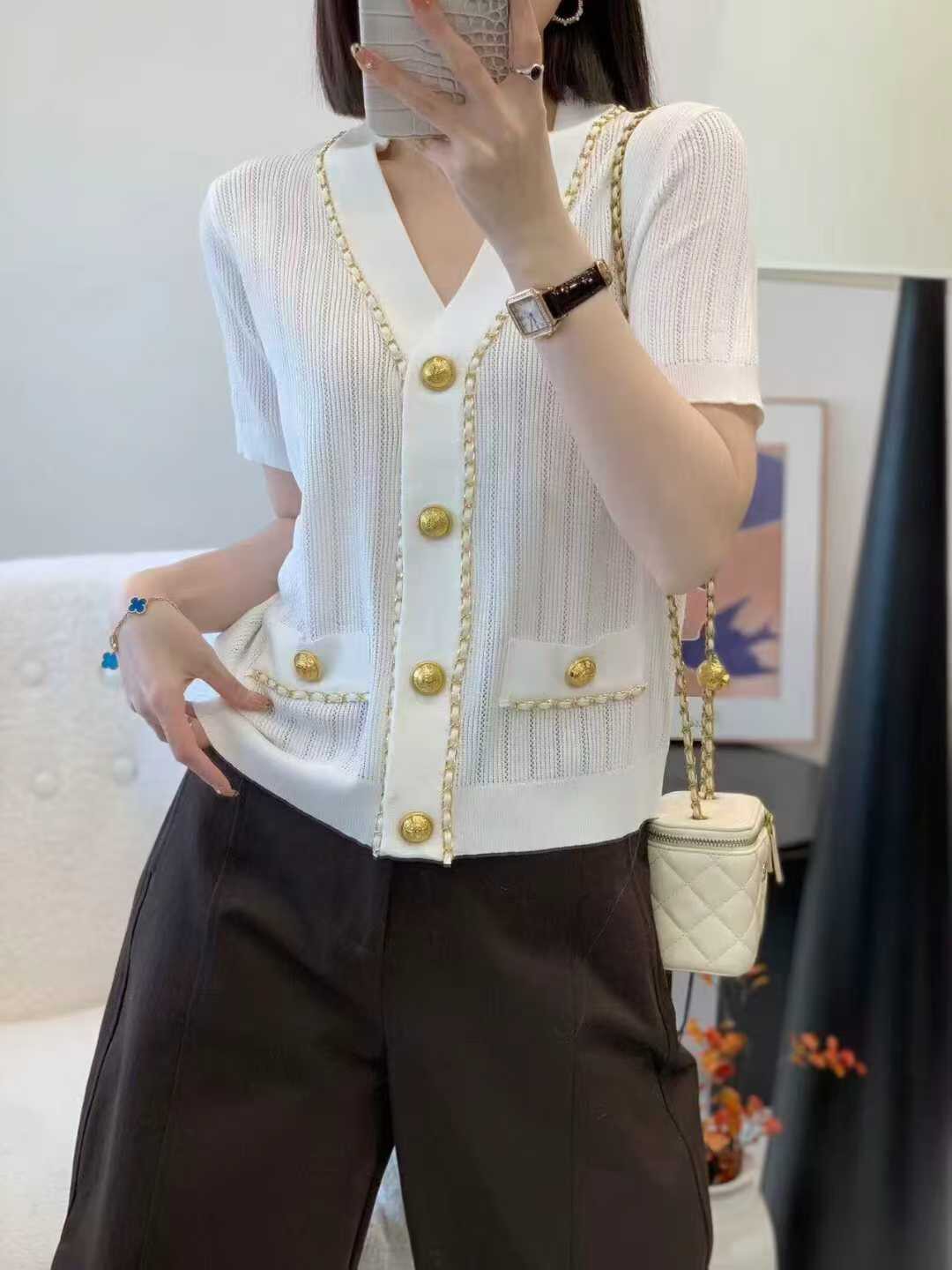 2603新V领女修身显瘦纯色麻花小香风链条金属扣短袖针织开衫上衣