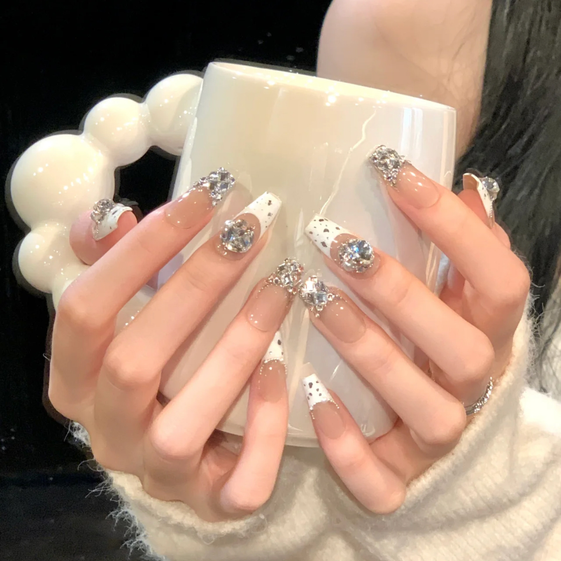 新款法式白色轻奢钻球高级感气质显白成品可拆假指甲贴片穿戴美甲