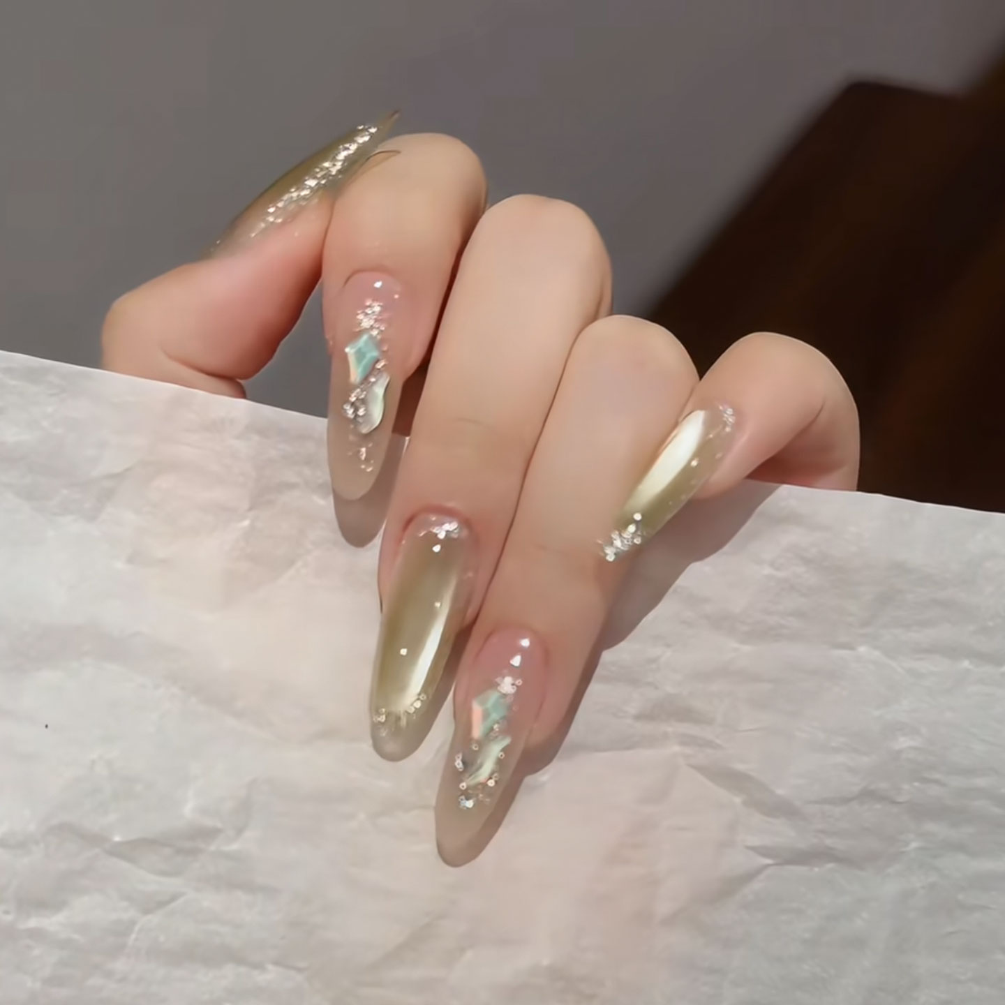 茉莉奶茶爆闪玻璃珠手工穿戴甲