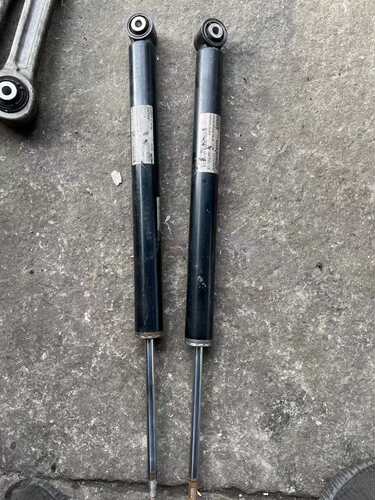 适用 保时捷971后减震