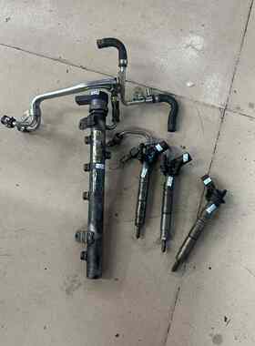 适用 奔驰 ML320 ML350 W164 喷油轨 喷油嘴