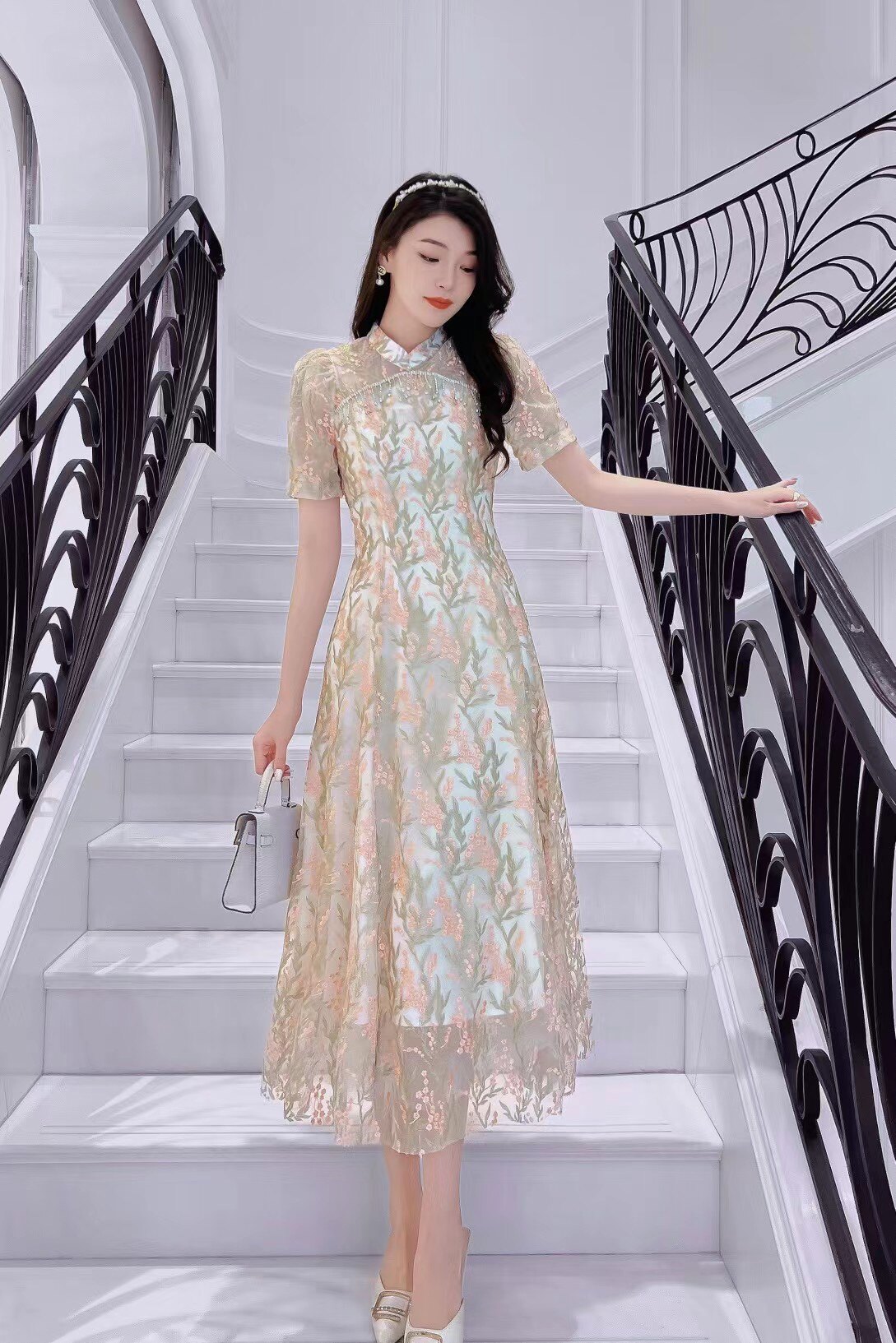 蕾丝钉钻绣花国风改良旗袍女夏2023新款优雅气质高端显瘦连衣裙子