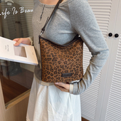 高级感豹纹包包女2025简约时尚 THE COLE新品 百搭单肩斜挎水桶包