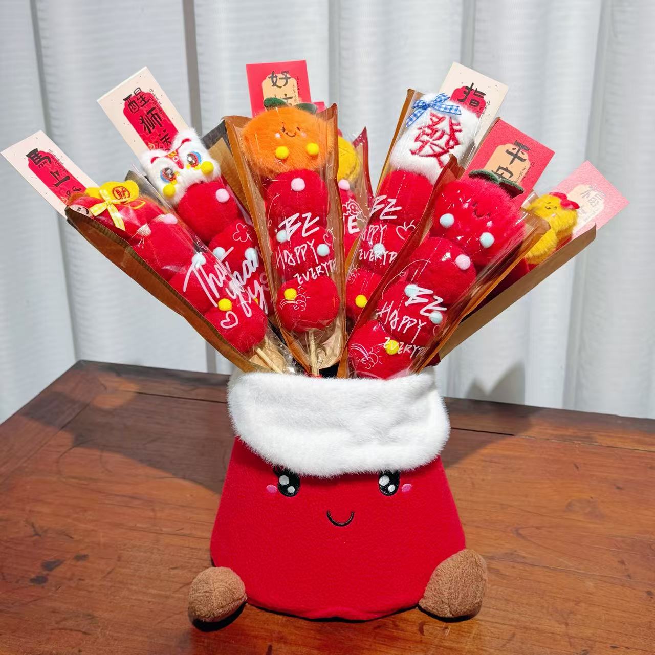 【糖葫芦抱抱桶】新年装饰毛绒冰糖糖葫芦玩偶 桌面摆件 7588