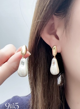 复古吊坠耳钉水滴巴洛克仿珍珠镶钻金属质感耳饰轻奢优雅通勤约会