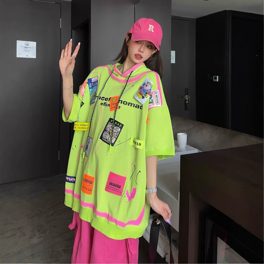 大版洋气撞色线条连帽半袖T恤女可爱风卡通趣味印花宽松中长款潮