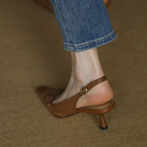 皮厚先生牛皮镂空细跟包头凉鞋